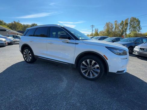 Used 2022 Lincoln Corsair Reserve w/ Elements Package image 9