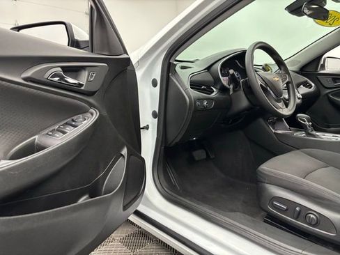 Used 2024 Chevrolet Malibu LT image 14