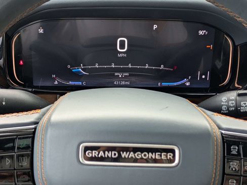 Used 2022 Jeep Grand Wagoneer Series II w/ Premium Group II AWD/4WD image 15