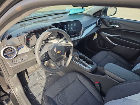 New 2026 Chevrolet Trax LS w/ LS Convenience Package FWD image 11