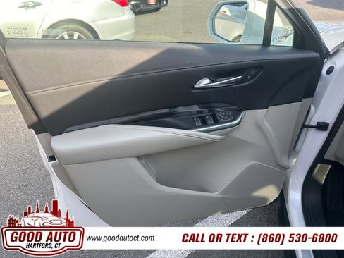 Used 2019 Cadillac XT4 Luxury w/ Cold Weather Package image 9