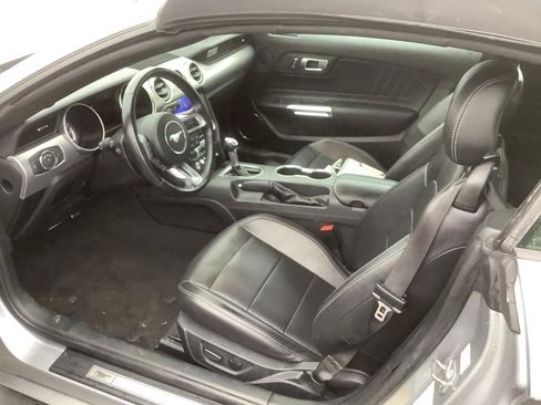 Used 2023 Ford Mustang Premium image 9