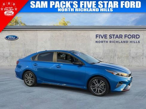 Used 2023 Kia Forte GT-Line w/ GT-Line Premium Package image 2