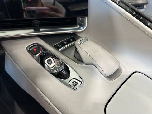 Used 2021 Chevrolet Corvette Stingray Preferred Conv w/ Z51 Performance Package RWD image 22