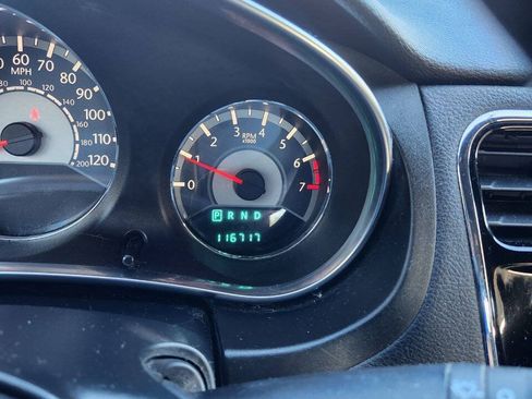 Used 2013 Chrysler 200 Touring FWD image 3