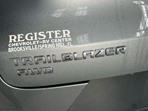 Used 2025 Chevrolet TrailBlazer LT AWD/4WD image 9