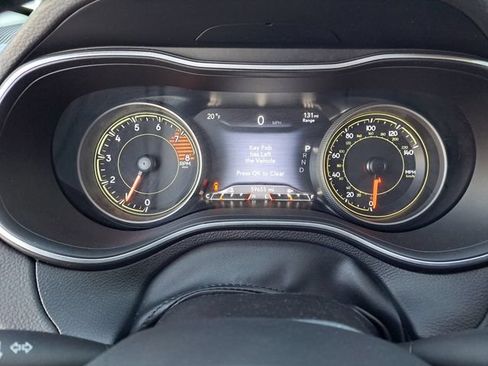 Used 2022 Jeep Cherokee Trailhawk AWD/4WD image 10