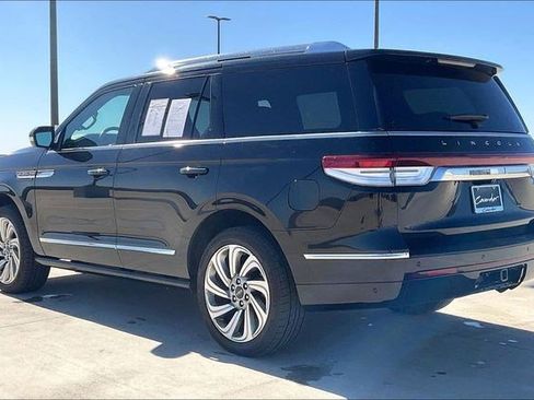 Used 2023 Lincoln Navigator Reserve image 15