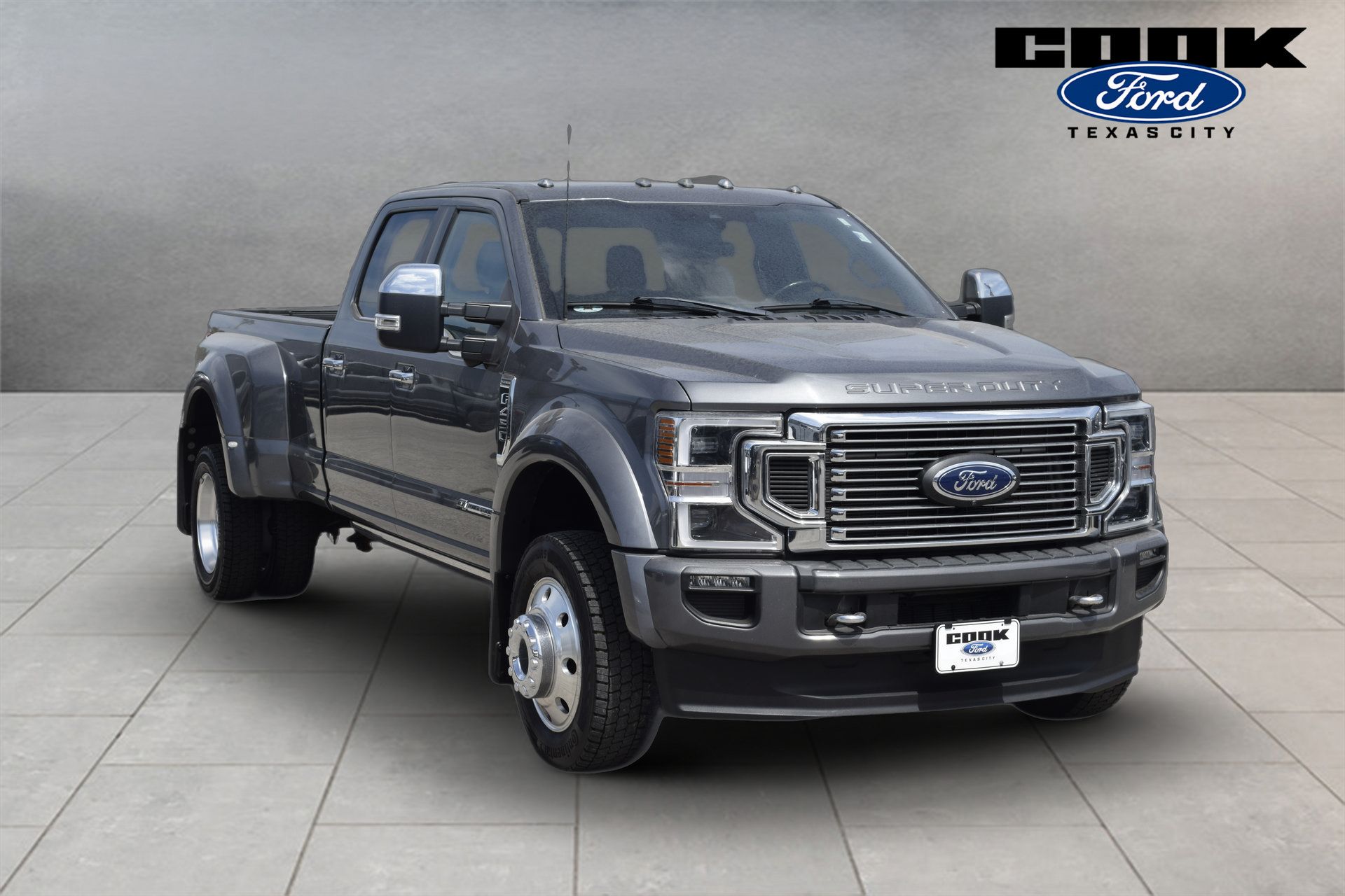 Used 2022 Ford F450 Platinum w/ FX4 Off-Road Package AWD/4WD image 2