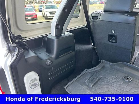 Used 2023 Jeep Wrangler Unlimited Sahara image 24