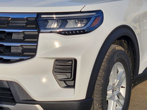 New 2026 Ford Explorer Active RWD image 10