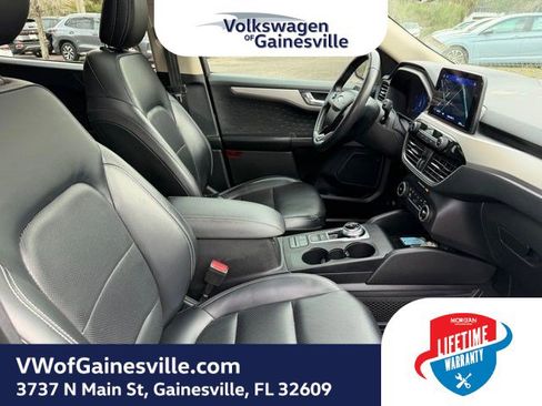 Used 2020 Ford Escape SE Sport image 9