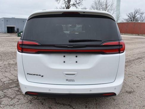 Used 2021 Chrysler Pacifica Touring-L w/ S Appearance Package image 7