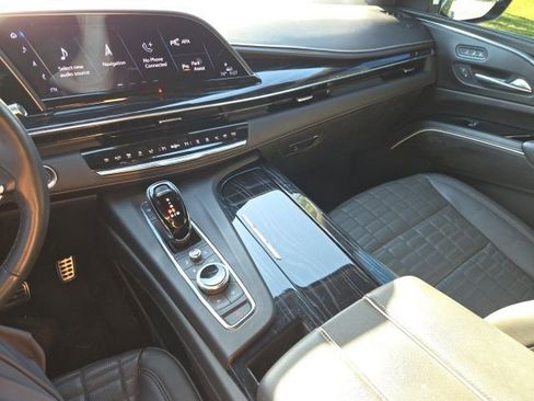 Used 2023 Cadillac Escalade V AWD/4WD image 16