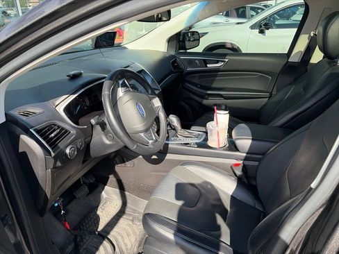 Used 2018 Ford Edge Titanium w/ Equipment Group 301A AWD/4WD image 9