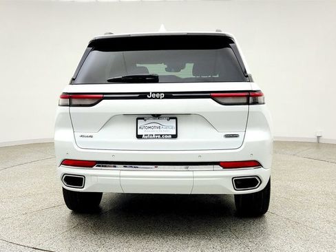 Used 2023 Jeep Grand Cherokee Overland AWD/4WD image 6