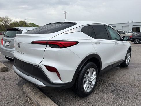 Used 2024 Buick Envista Preferred image 5