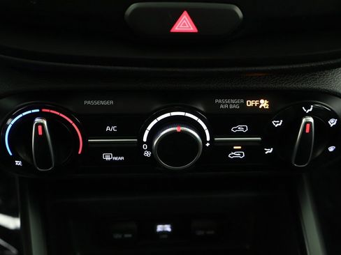 Certified 2025 Kia Soul LX w/ LX Technology Package image 44