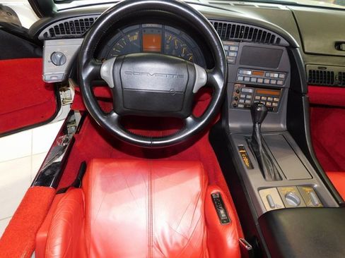 Used 1991 Chevrolet Corvette Convertible image 16