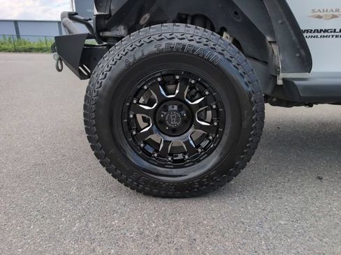 Used 2014 Jeep Wrangler Unlimited Sahara w/ Max Tow Package AWD/4WD image 28