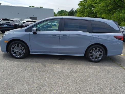 New 2026 Honda Odyssey Touring image 4