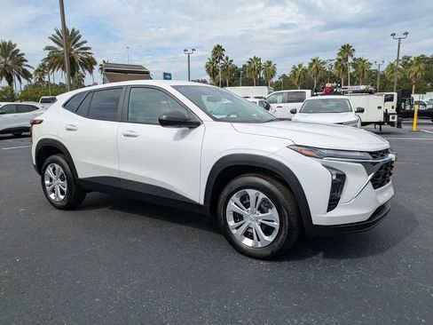 New 2026 Chevrolet Trax LS w/ Driver Confidence Package image 2