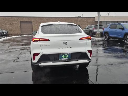 Certified 2024 Buick Envista Preferred w/ Convenience I Package image 7