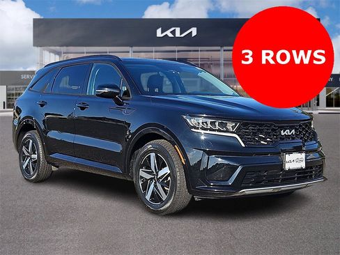 Certified 2022 Kia Sorento S w/ Panoramic Sunroof Package image 1