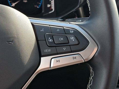 Used 2022 Volkswagen Taos SEL image 23