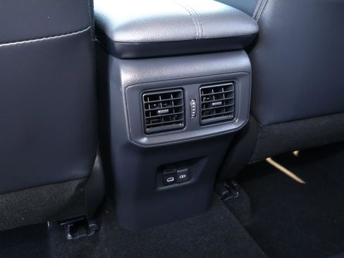 Used 2023 Toyota RAV4 XLE Premium image 13