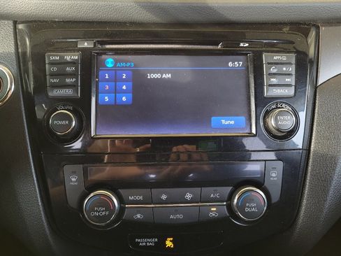 Used 2016 Nissan Rogue SV w/ SV Premium Package image 25