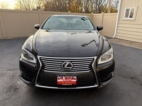 Used 2013 Lexus LS 460 AWD w/ Comfort Pkg image 9