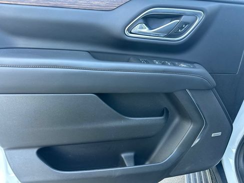 Used 2023 Chevrolet Suburban High Country AWD/4WD image 16