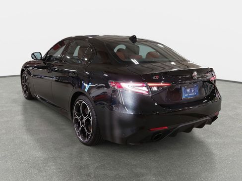 New 2025 Alfa Romeo Giulia w/ Veloce Package Rwd image 7