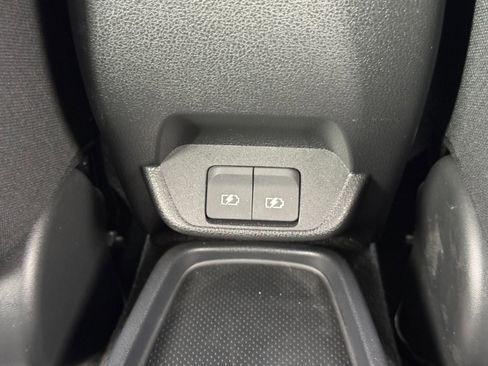 Used 2025 Nissan Leaf S image 26