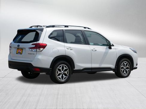 Used 2024 Subaru Forester Premium AWD/4WD image 7