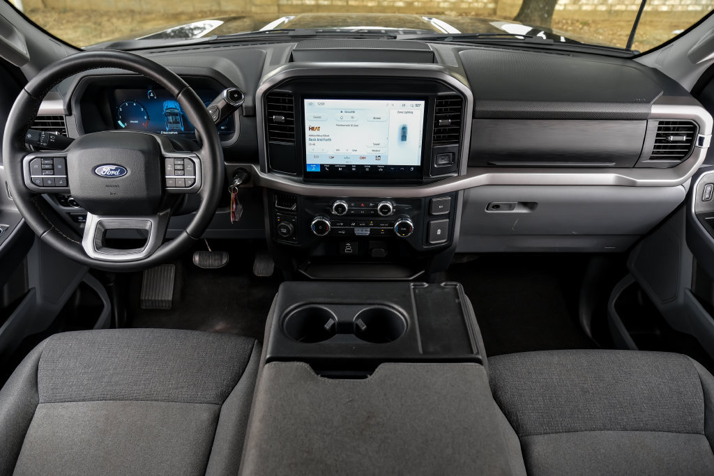 Used 2025 Ford F150 XLT w/ Equipment Group 301A Standard AWD/4WD image 5
