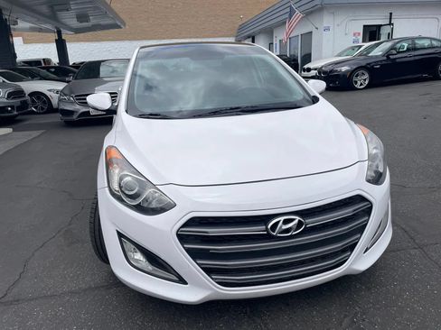 Used 2016 Hyundai Elantra GT w/ Option Group 03 FWD image 7