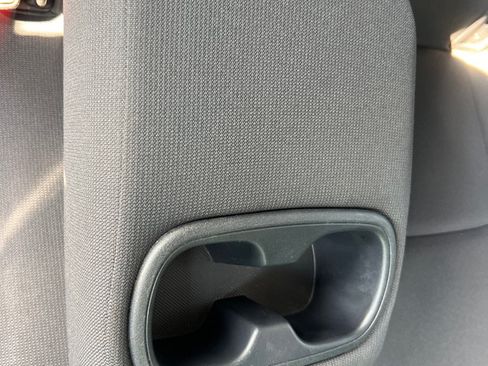 Used 2022 Toyota Corolla LE FWD image 19