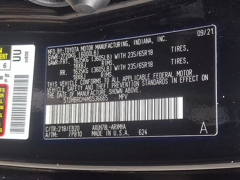 Used 2021 Toyota Highlander XLE AWD/4WD image 27