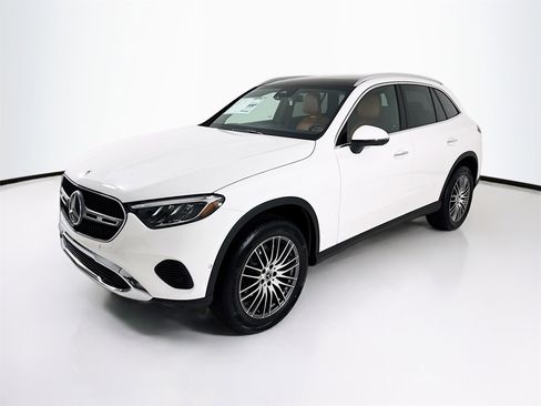 New 2026 Mercedes-Benz GLC 300 image 3