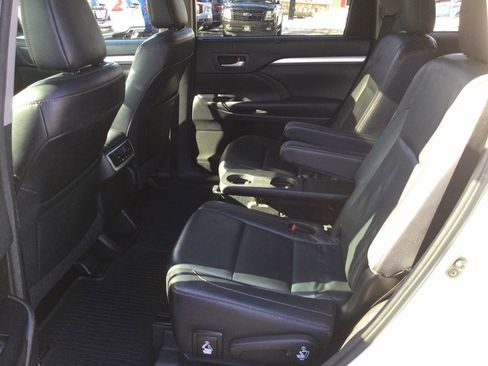 Used 2016 Toyota Highlander XLE image 20