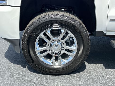 Used 2015 Chevrolet Silverado 2500 High Country w/ Duramax Plus Package AWD/4WD image 11