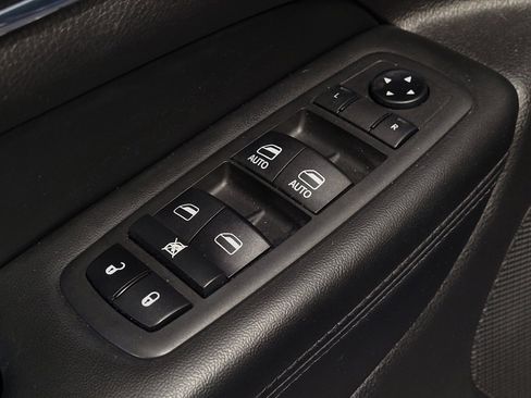 Used 2019 Jeep Grand Cherokee Limited RWD image 27