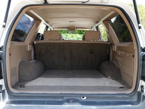 Used 2002 Toyota 4Runner SR5 RWD image 23