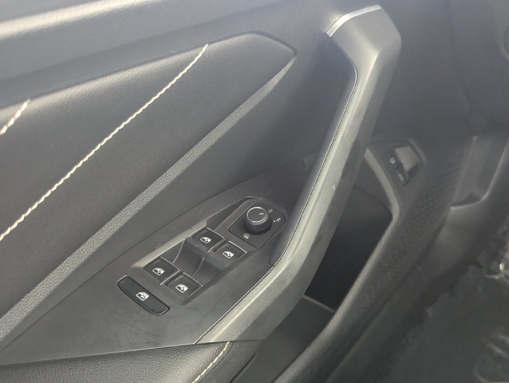 Used 2023 Volkswagen Jetta SEL FWD image 18