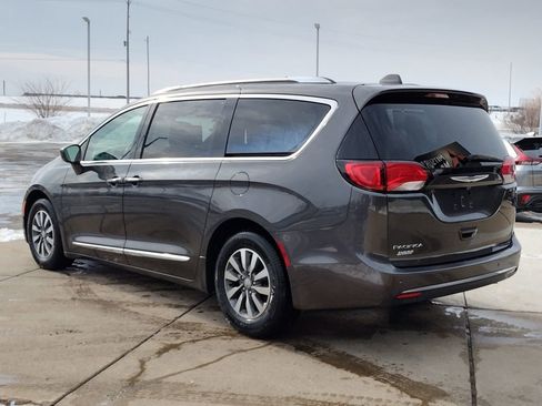 Used 2020 Chrysler Pacifica Touring-L Plus image 21