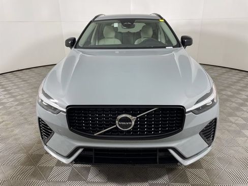 Certified 2025 Volvo XC60 T8 Plus w/ Protection Package Premier AWD/4WD image 4