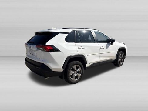 Used 2025 Toyota RAV4 LE AWD/4WD image 4