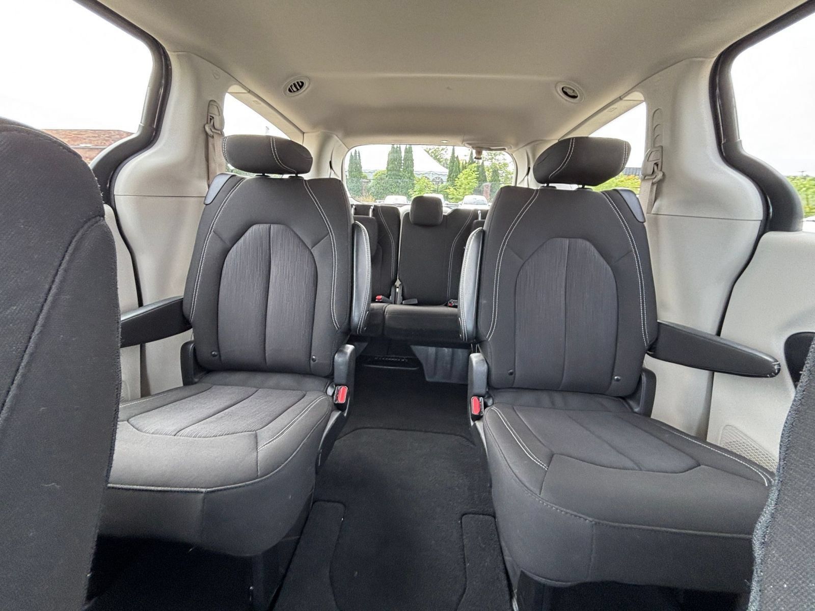 Used 2024 Chrysler Voyager LX FWD image 37